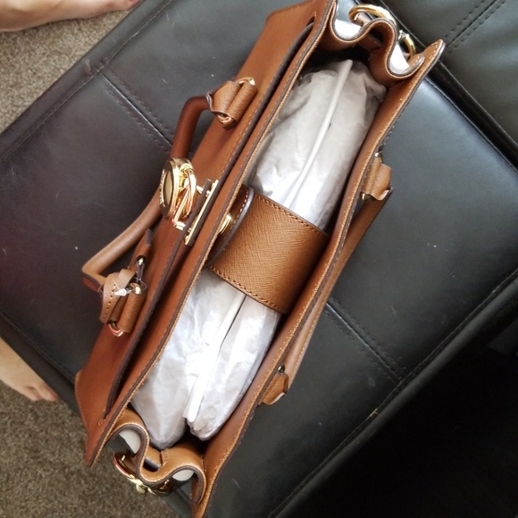Michael Kors Hamilton  Satchel - NWT Brown W/Gold - Picture 5 of 6